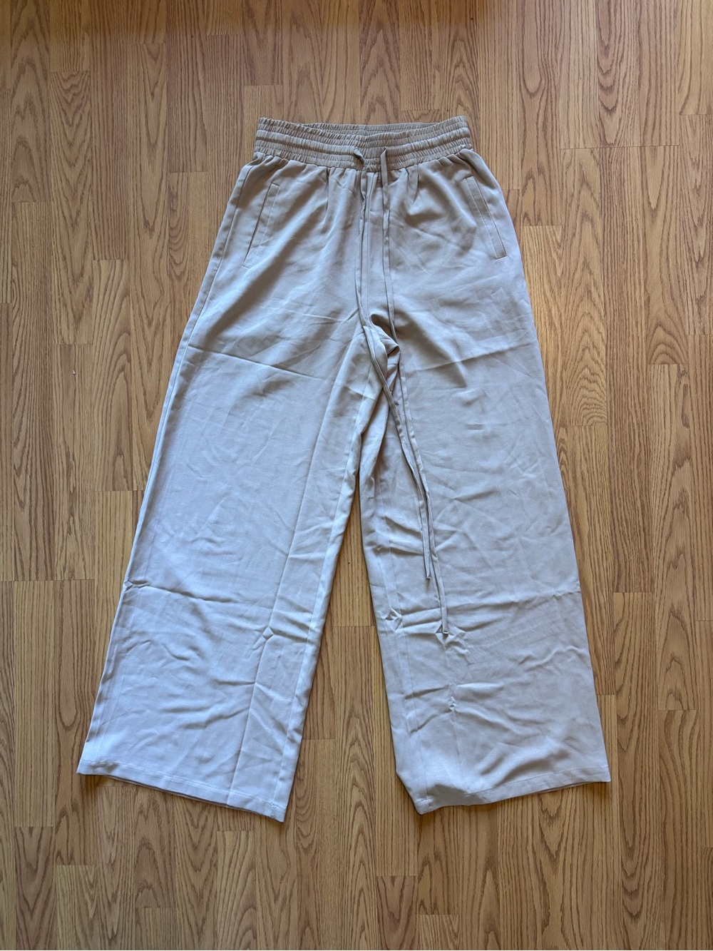 Relaxed Wide-Leg Women’s Pants in Light Beige